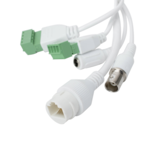 Bala IP 4 Megapixel / Lente Mot. 2.8 a 12 mm / 60 mts IR EXIR / Exterior IP67 / IK10 / WDR 120 dB / PoE / Videoanaliticos (Filtro de Falsas Alarmas) / Ultra Baja Iluminación / Entrada y Salida de Audio y Alarmas 7 DS2CD2643G2IZS AD 3 p